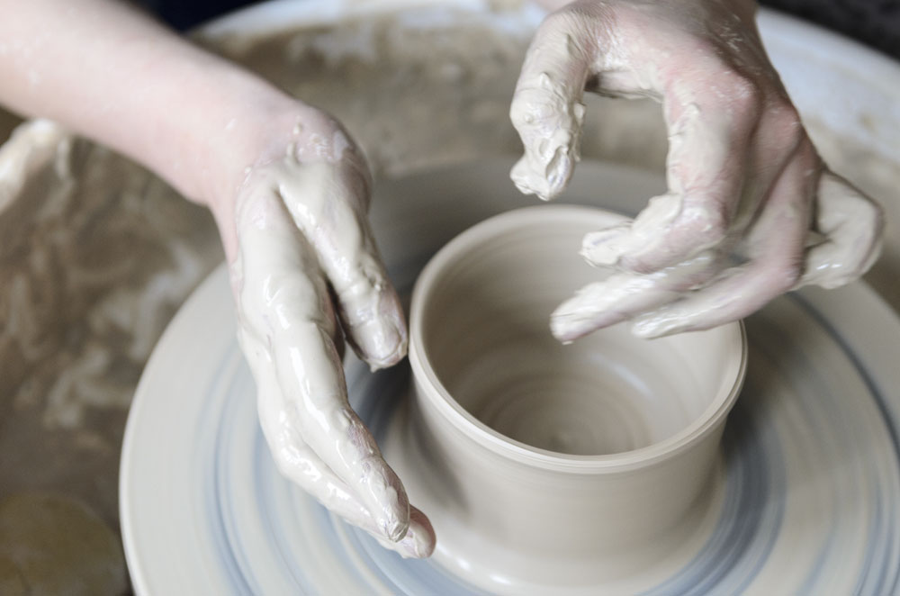 Ceramic pottery courses by Catherine WOLF